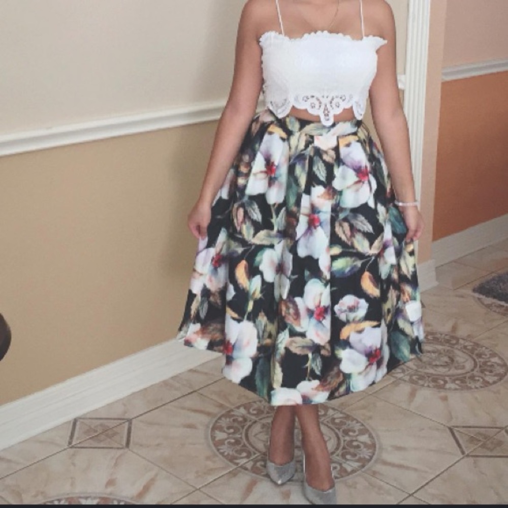 Floral elegant skirt 🌸